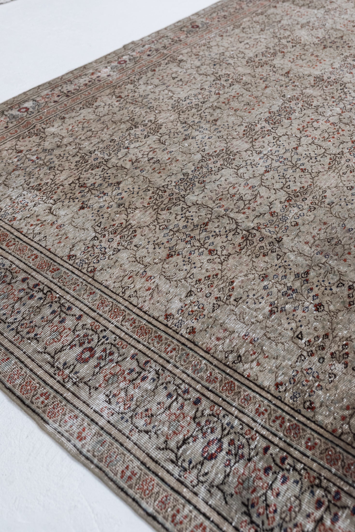 8&#39;7 x 11&#39;8 | Green Vintage Kayseri Rug | E-2927