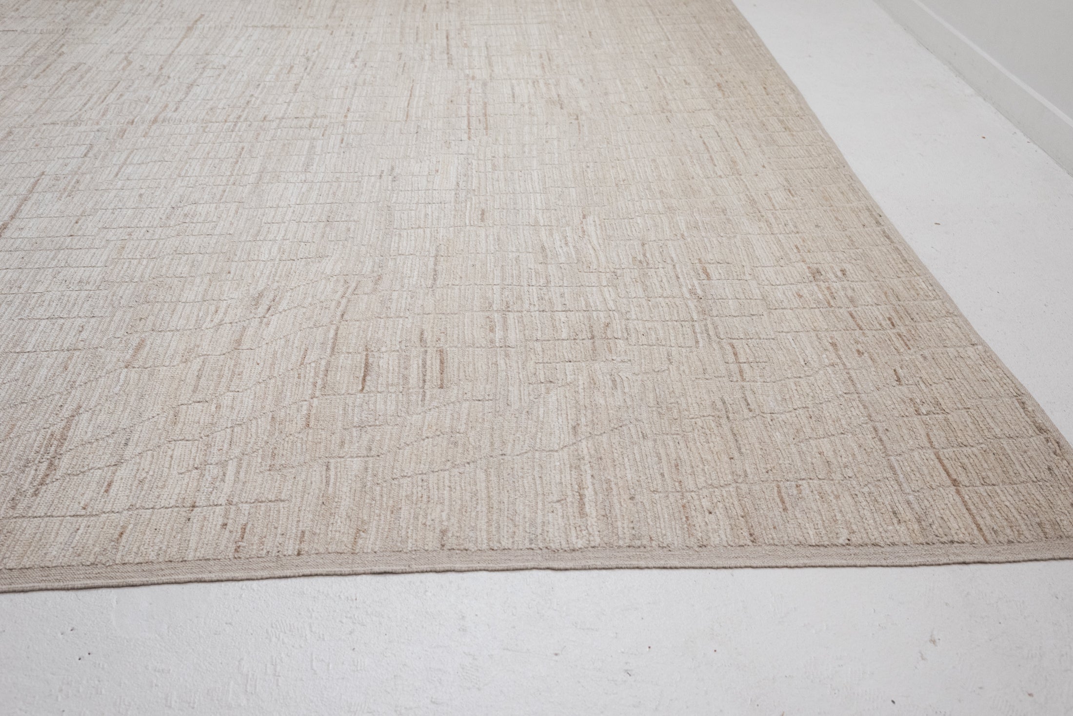 10&#39;7 x 13&#39;8 | Extra Large Neutral Tulu | CE-L-3399