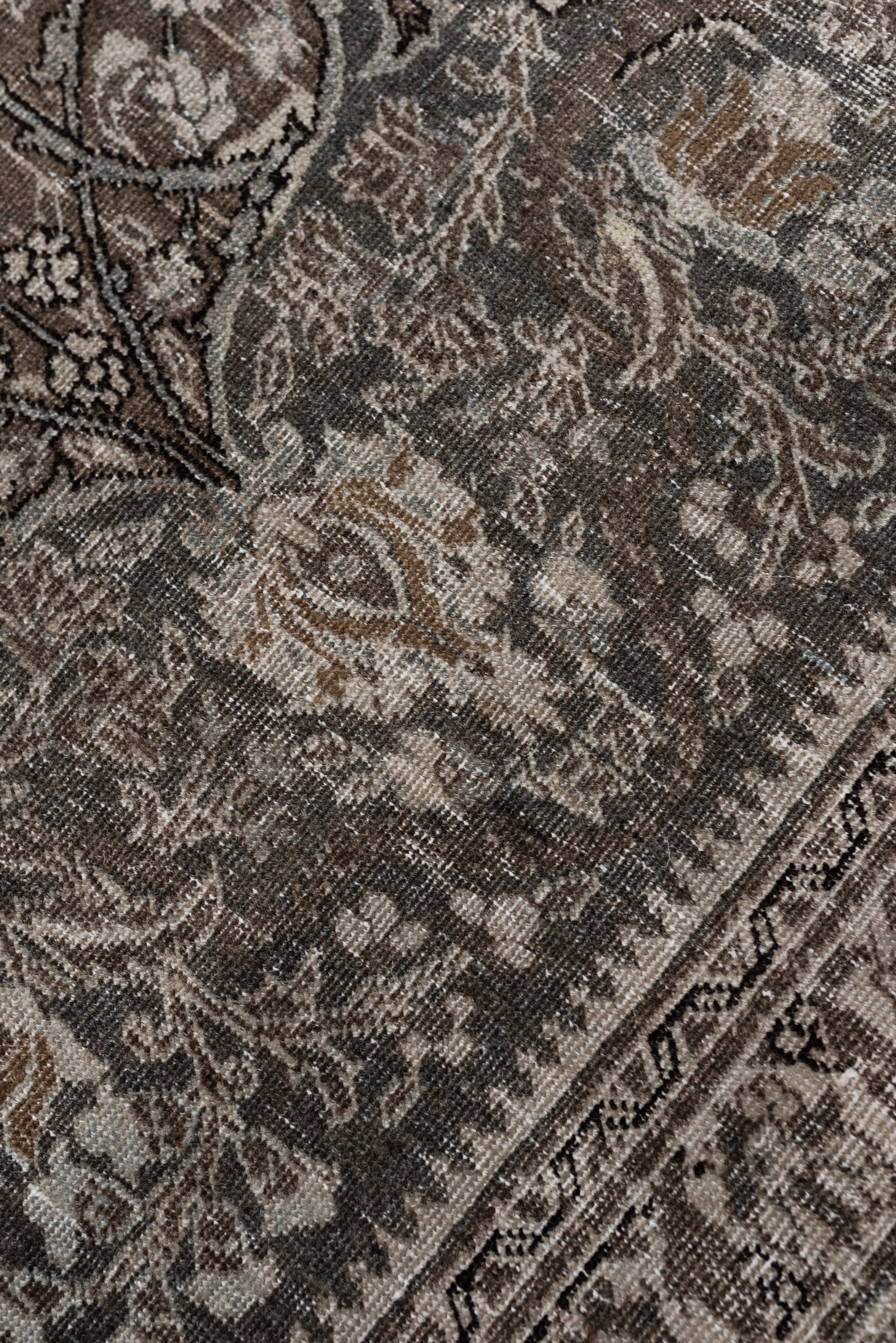 7&#39;0 x 10&#39;4 | Large Gray Tabriz | Designers V-2926