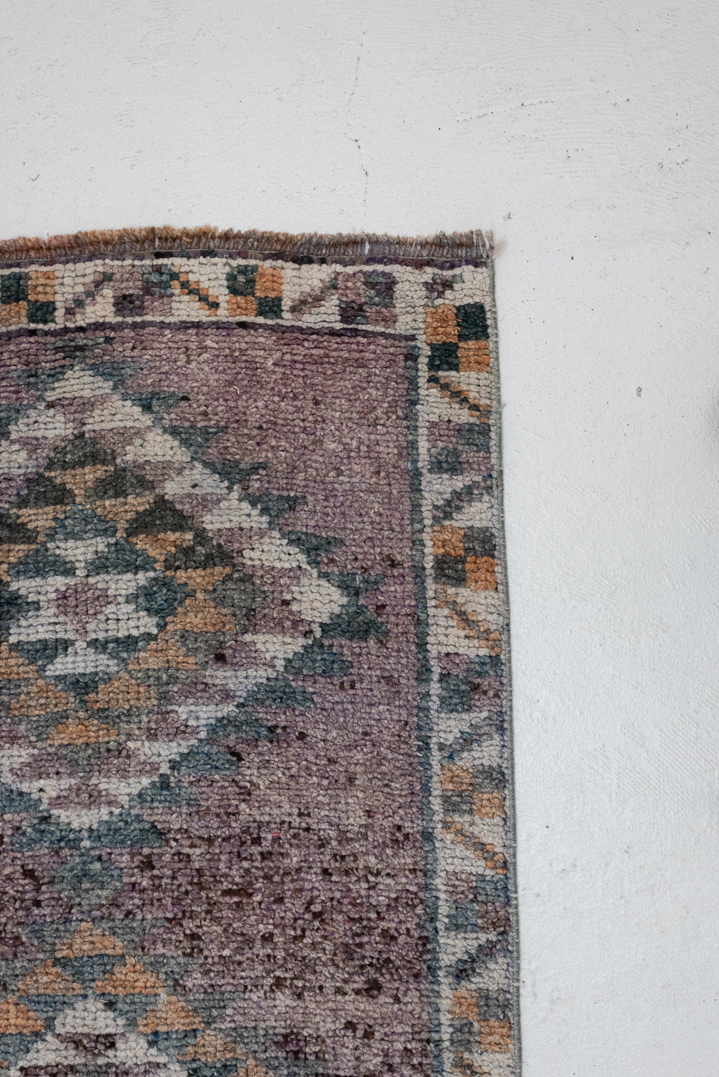 2&#39;8 x 10&#39;11 | R-3516