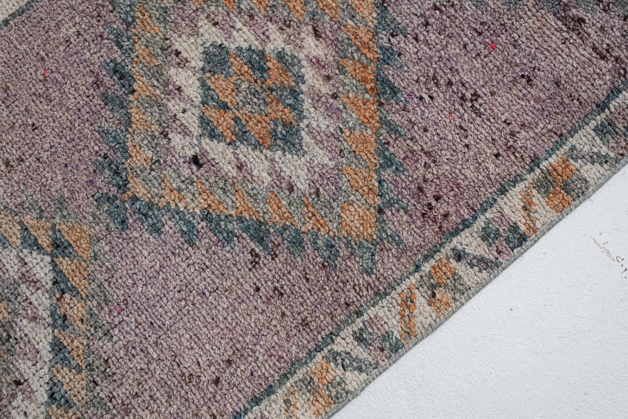 2&#39;8 x 10&#39;11 | R-3516