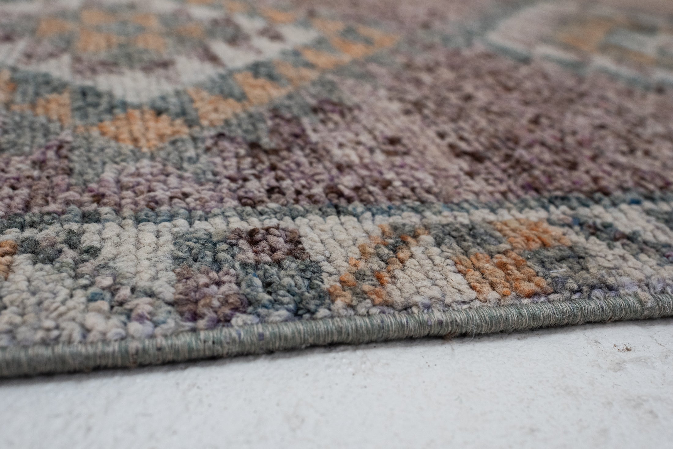 2&#39;8 x 10&#39;11 | R-3516