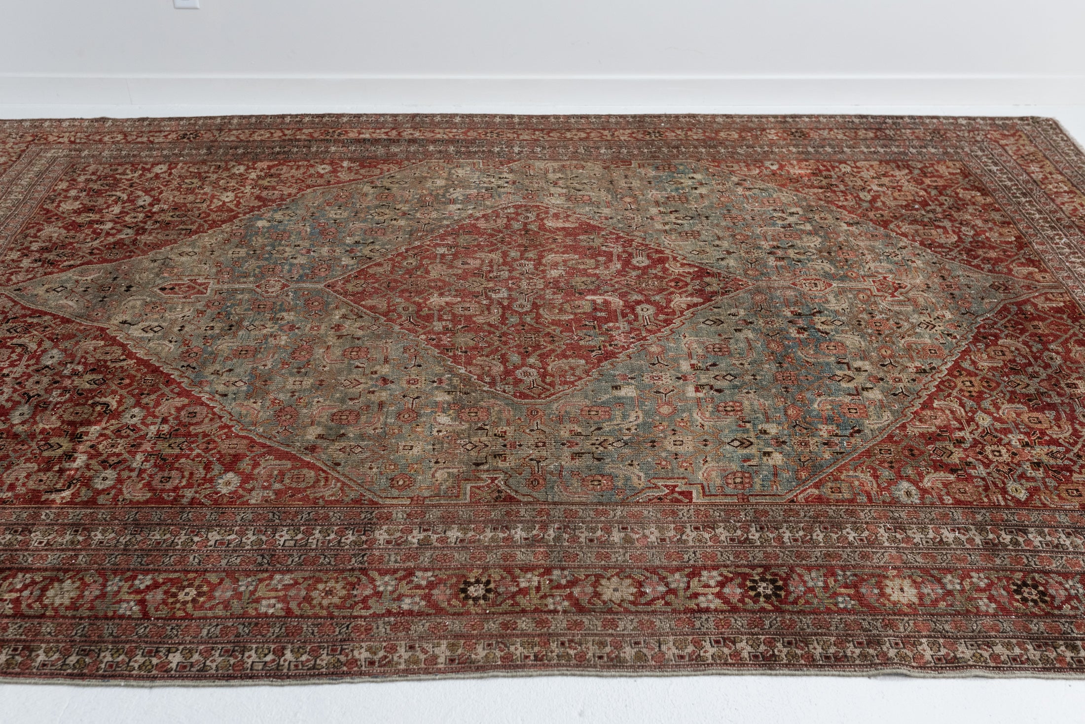 7&#39;3 x 11&#39;3 | Red Vintage Large Rug | CE-E-2905