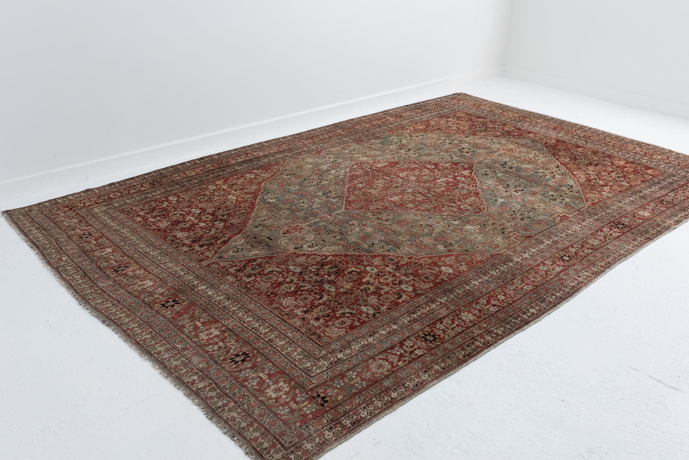 7&#39;3 x 11&#39;3 | Red Vintage Large Rug | CE-E-2905