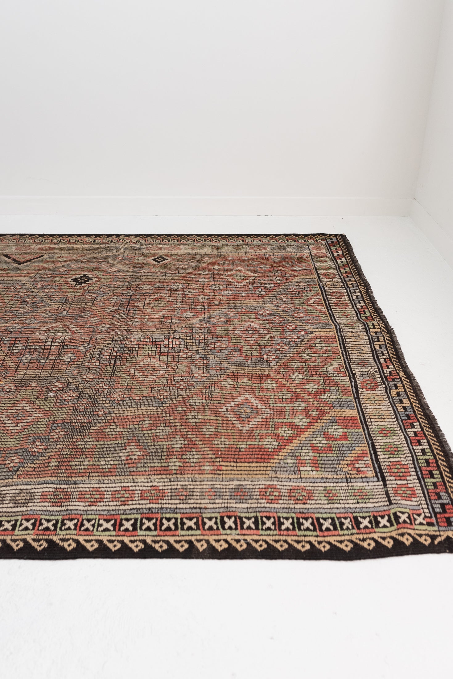 6&#39;6 x 10&#39;4 | Colorful Vintage Rug | CE-D-2904