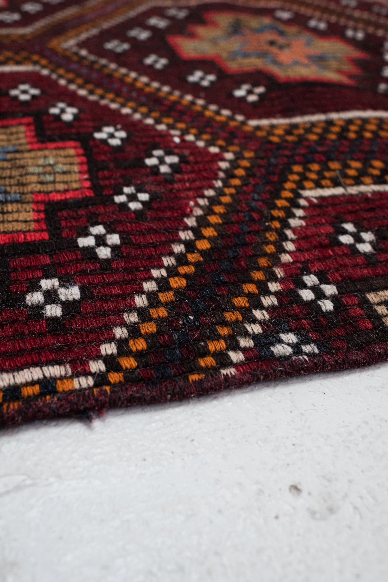 2&#39;8 x 10&#39;8 | Vintage Kilim Runner | R-3514