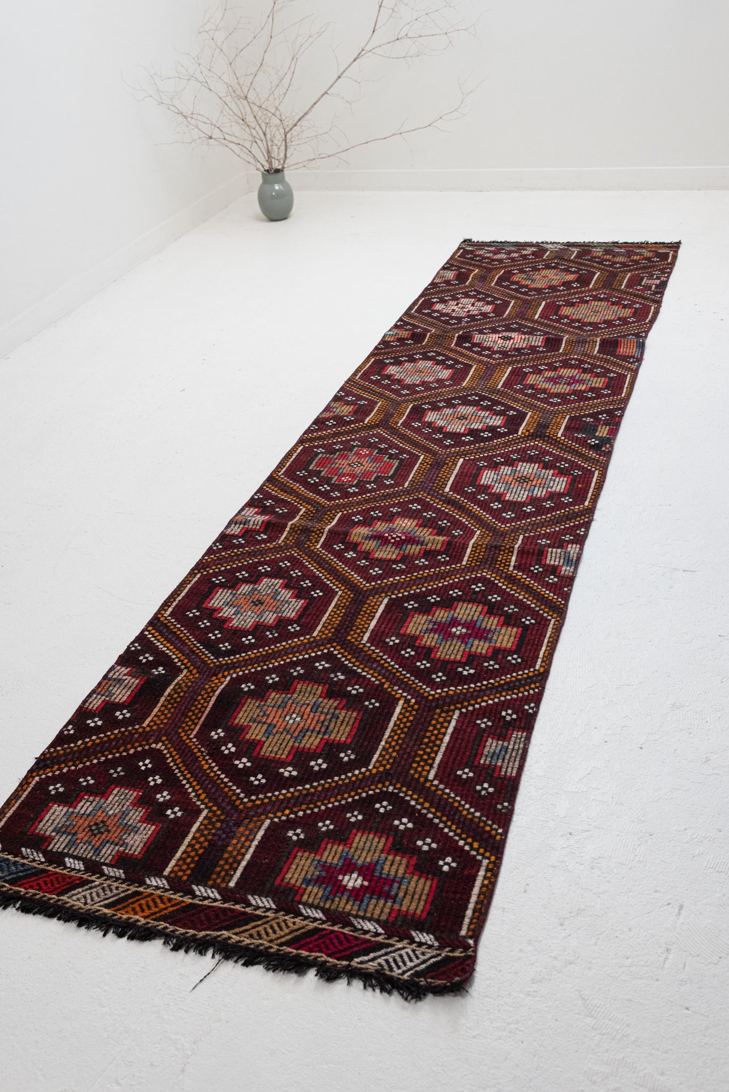 2&#39;8 x 10&#39;8 | Vintage Kilim Runner | R-3514