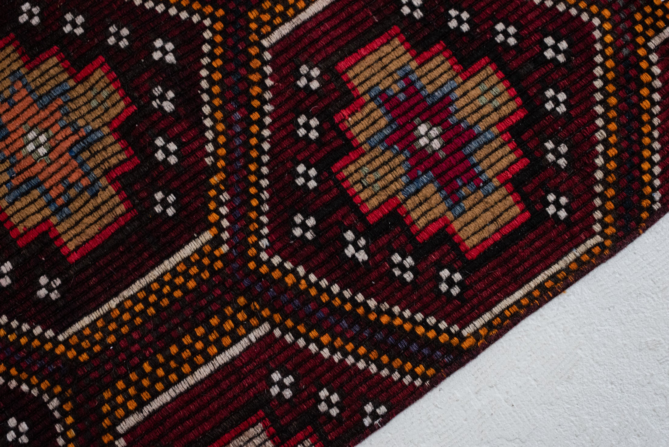 2&#39;8 x 10&#39;8 | Vintage Kilim Runner | R-3514