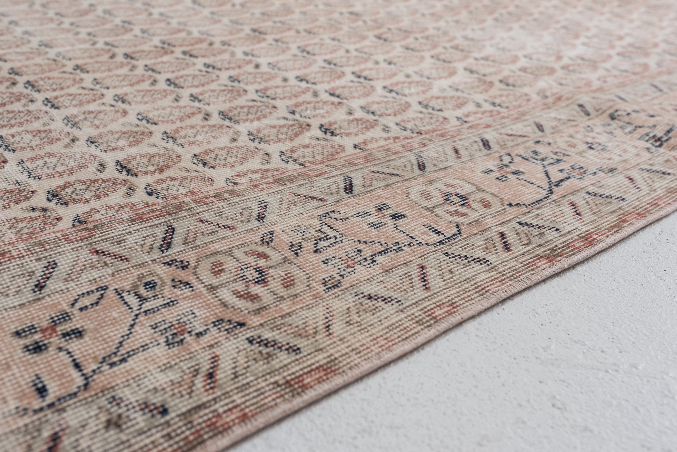 6&#39;9 x 9&#39;8 | Large Blush Vintage Rug | CE-C-2900