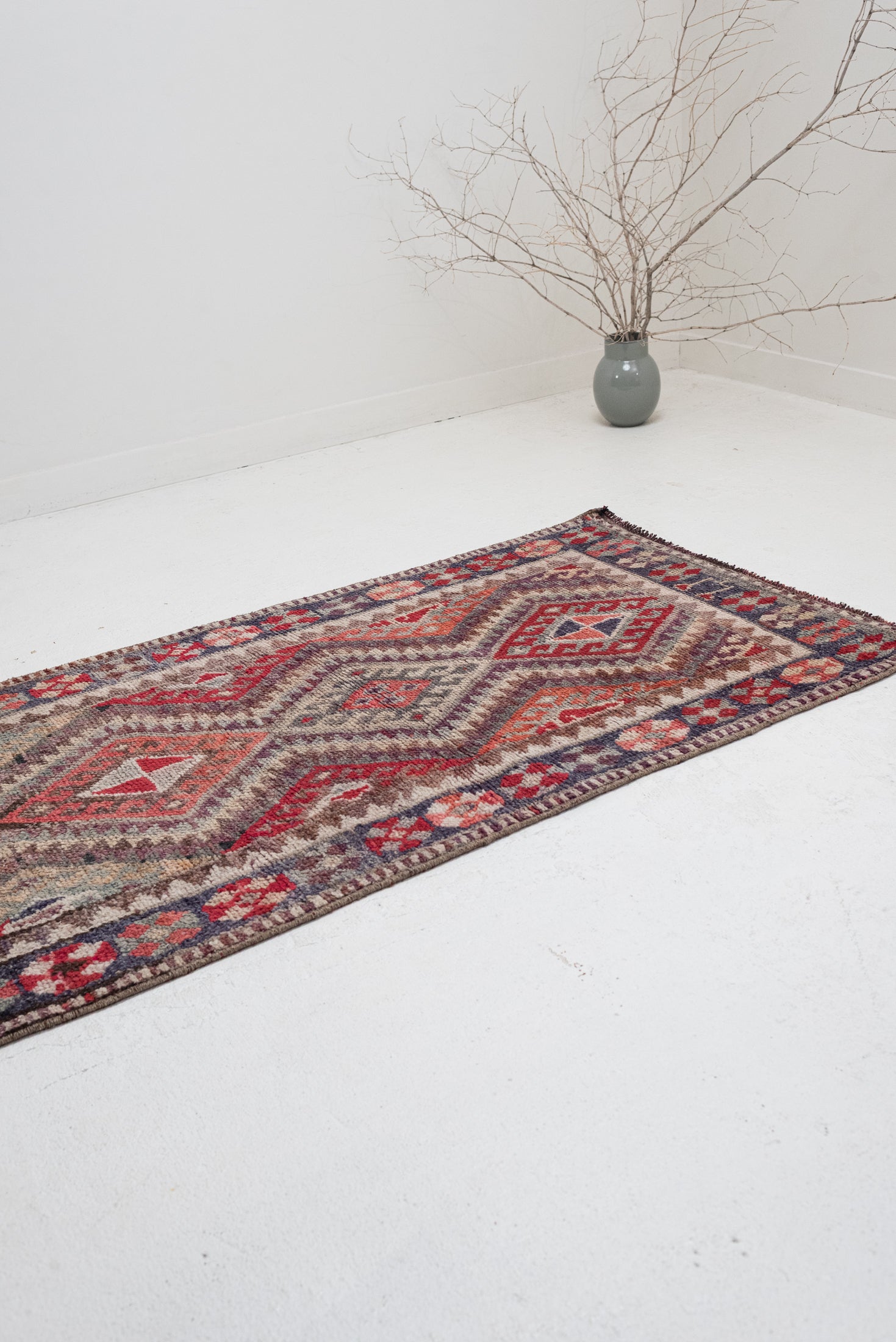 2&#39;10 x 9&#39;10 | Colorful Vintage Runner | R-3519