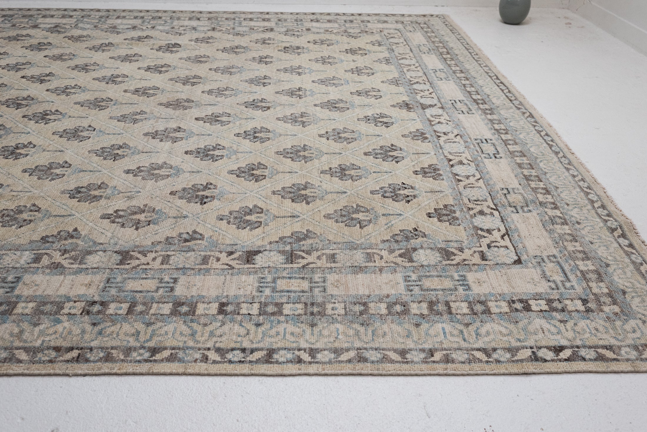 8&#39;7 x 12&#39;2 | CE-L-3411