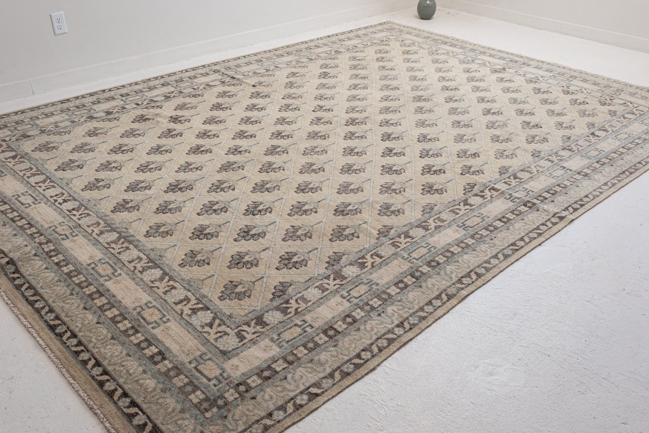 8&#39;7 x 12&#39;2 | CE-L-3411