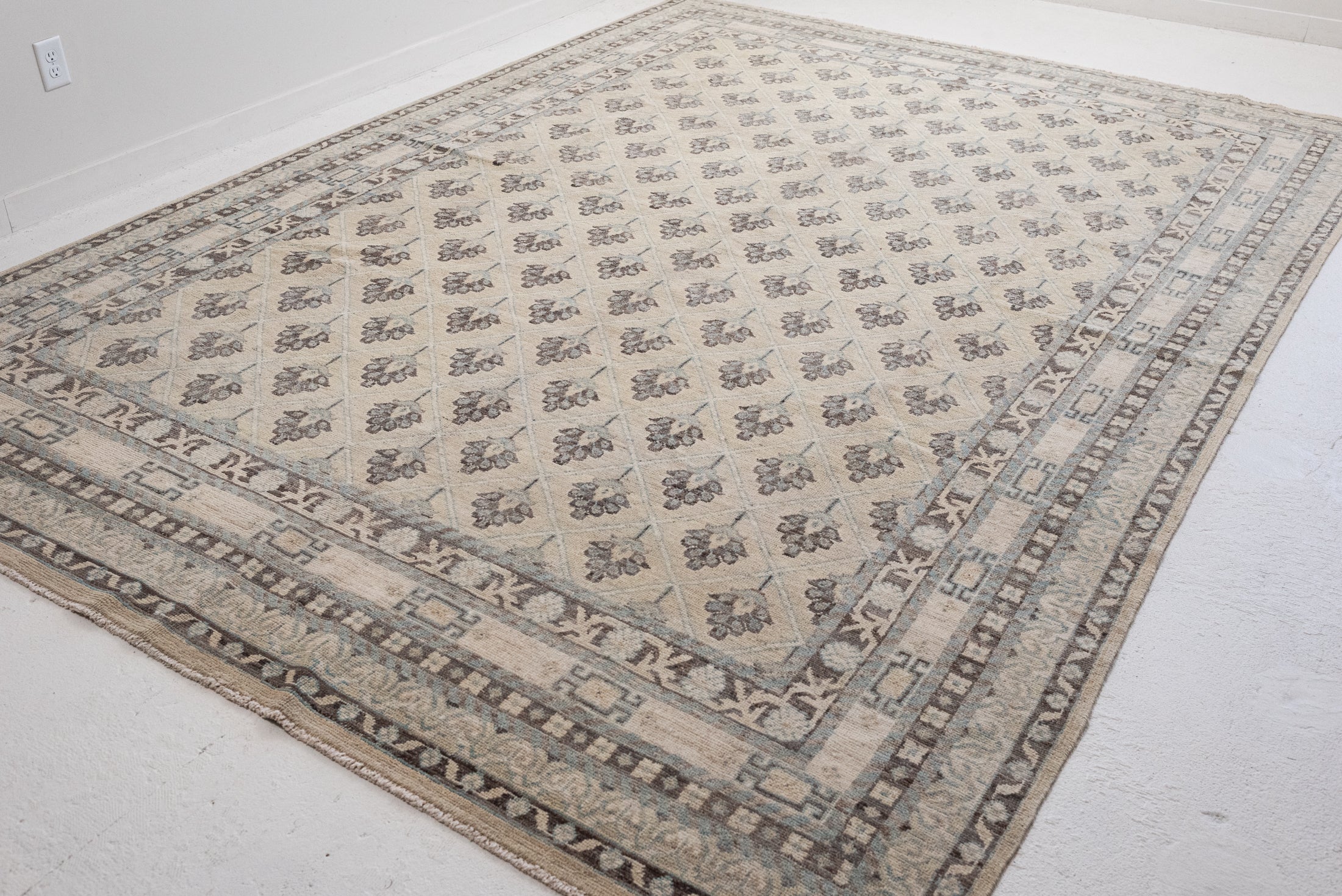 8&#39;7 x 12&#39;2 | CE-L-3411