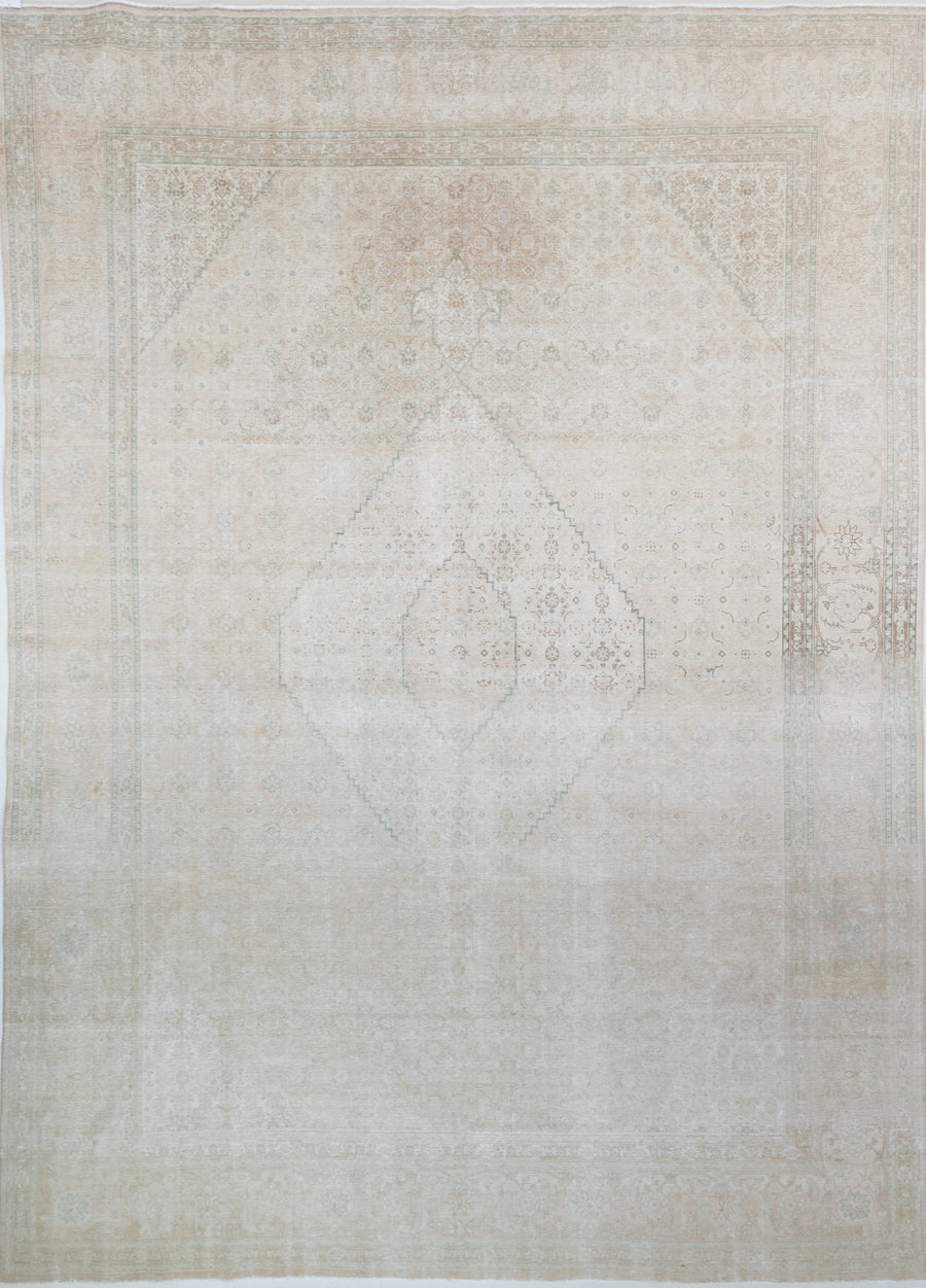 No. C-900 | 11'7 x 8'5