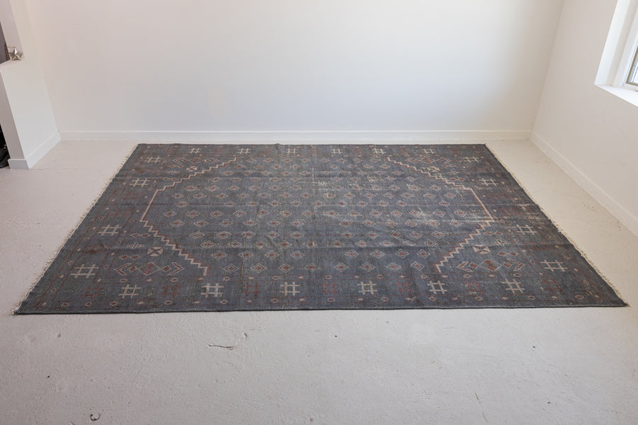 Louis | 12'5 x 8'5 - Available in Custom Sizes