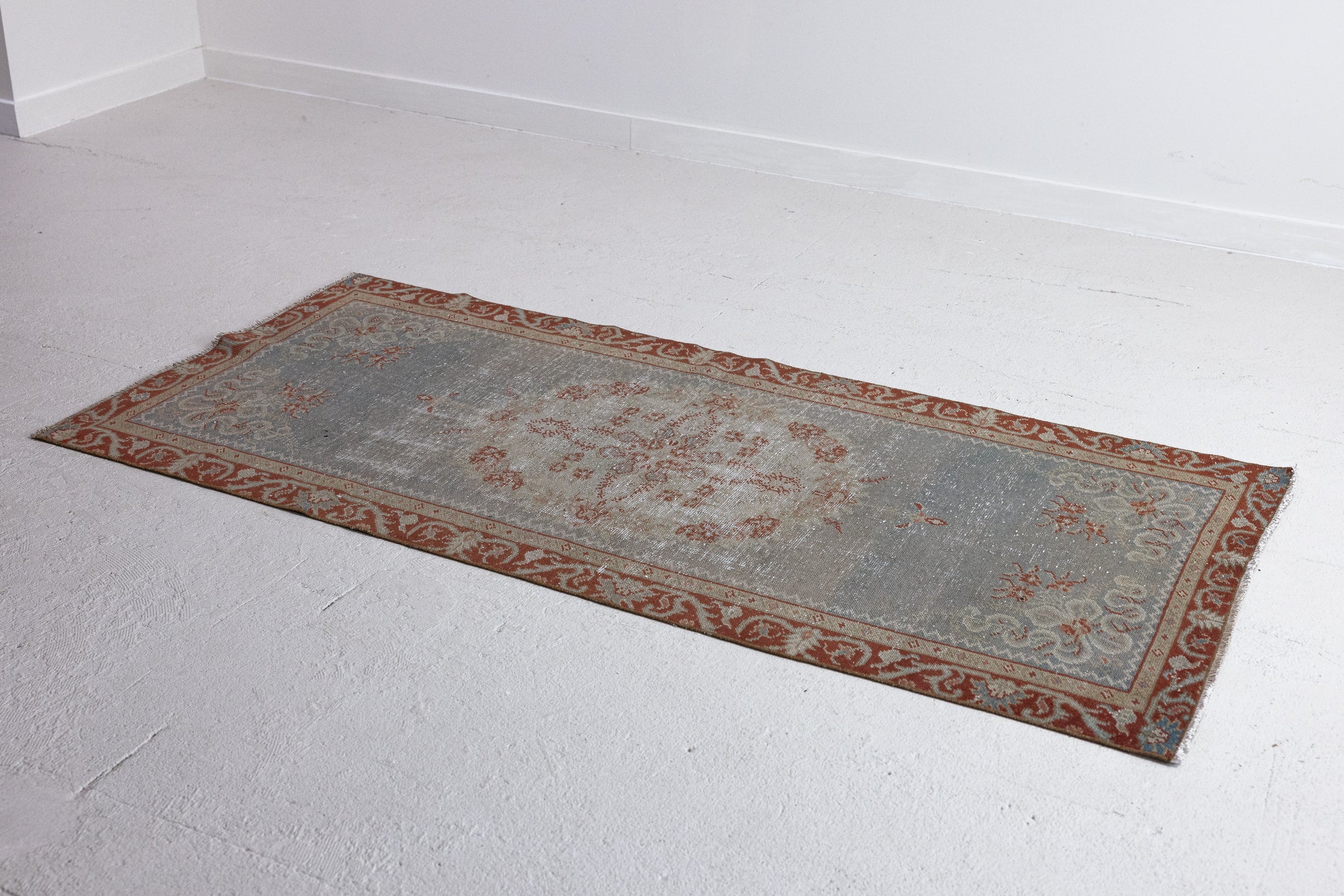 3&#39;1 x 6&#39;8 | Vintage Oushak | W-2058