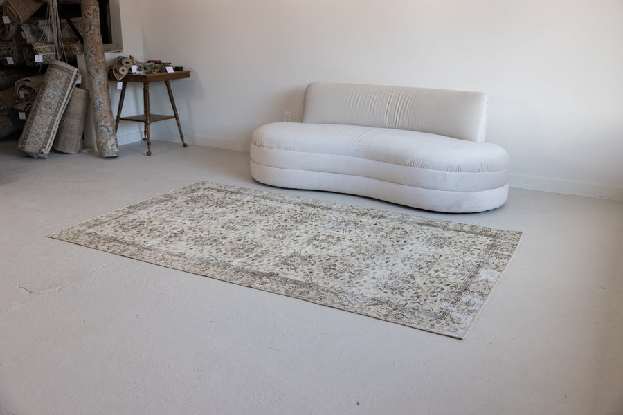 No. 5-538 | 8'2 x 4'10