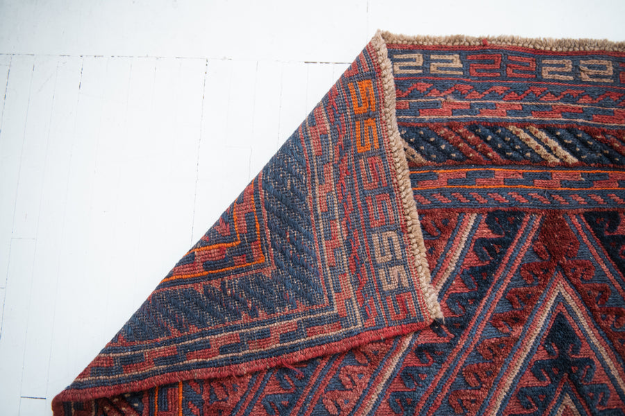 Mishwani 002 | 5'11 x 4'9